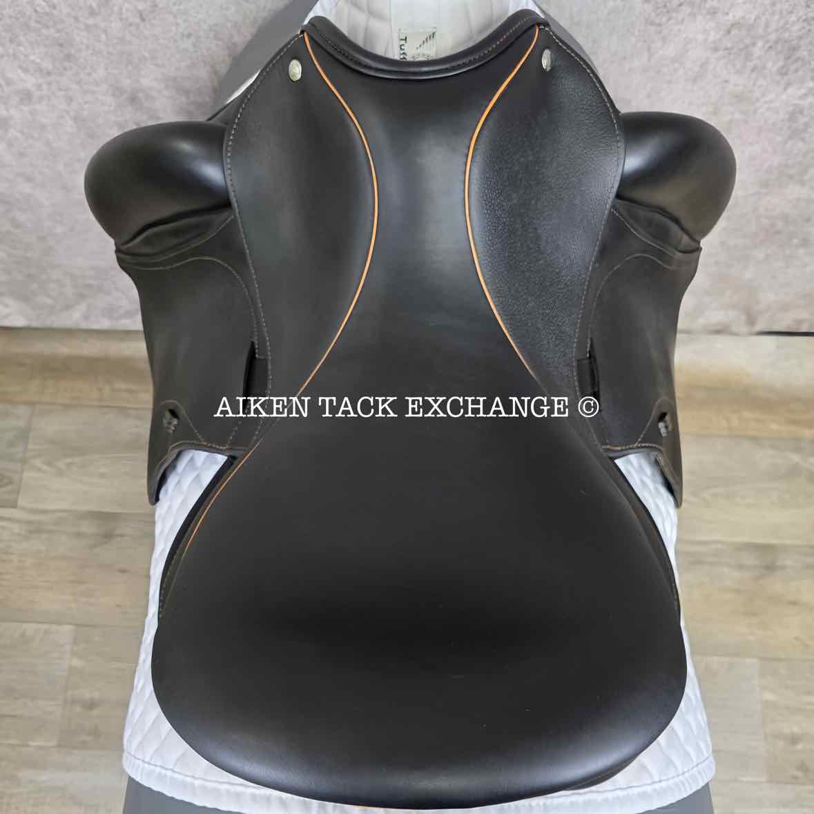 **SOLD** 2019 Custom Saddlery Icon Alpha Monoflap Dressage Saddle, 17.5" Seat, Adjustable Tree, Wool Flocked Panels