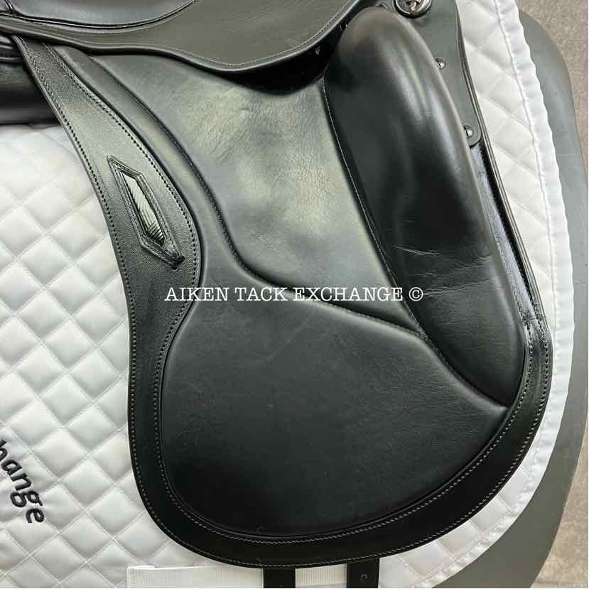 2021 Aviar Rook 2.0 Monoflap Dressage Saddle, 17.5" Seat, Adjustable Tree, Foam Panels