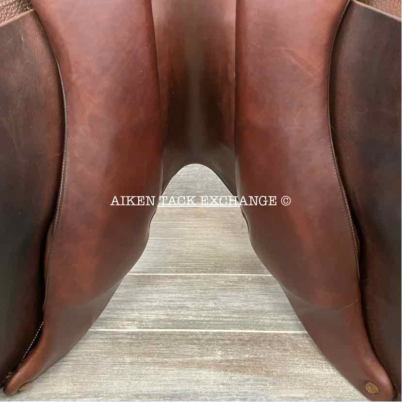 2020 Arion J3 Close Contact Jump Saddle, 17.5" Seat, 3A Flap, Medium Wide Tree, Shoulder-Free Panels, Full Buffalo Leather