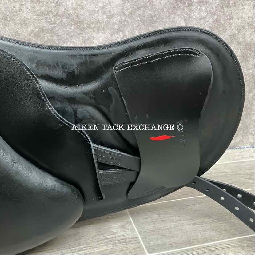 2021 Aviar Rook 2.0 Monoflap Dressage Saddle, 17.5" Seat, Adjustable Tree, Foam Panels