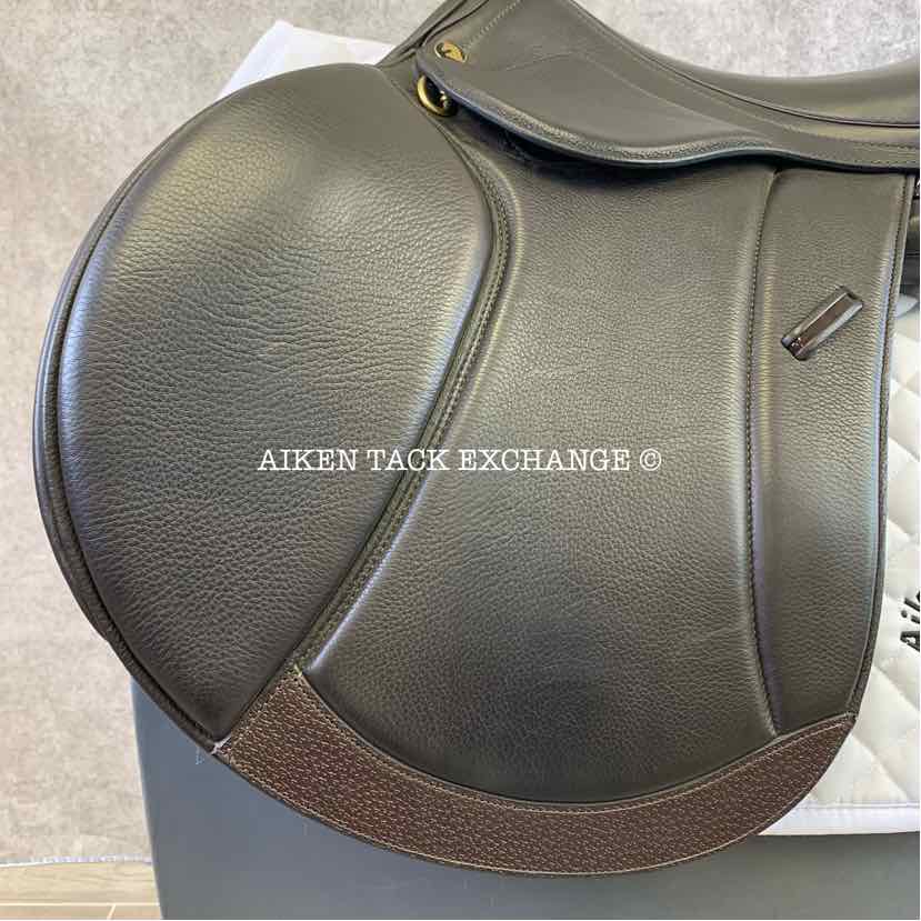 2023 Morgenroth Close Contact Jump Saddle, 18" Seat, Adjustable Tree - Set to MW, Wool Flocked Panels