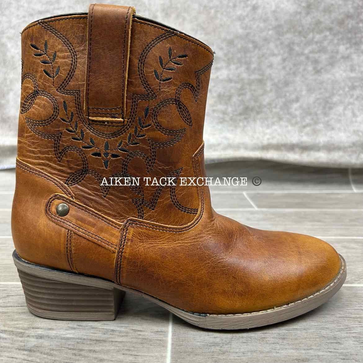 Sterling River Caramel R-Toe Booties w/ Black Stitching, Women's 9.5