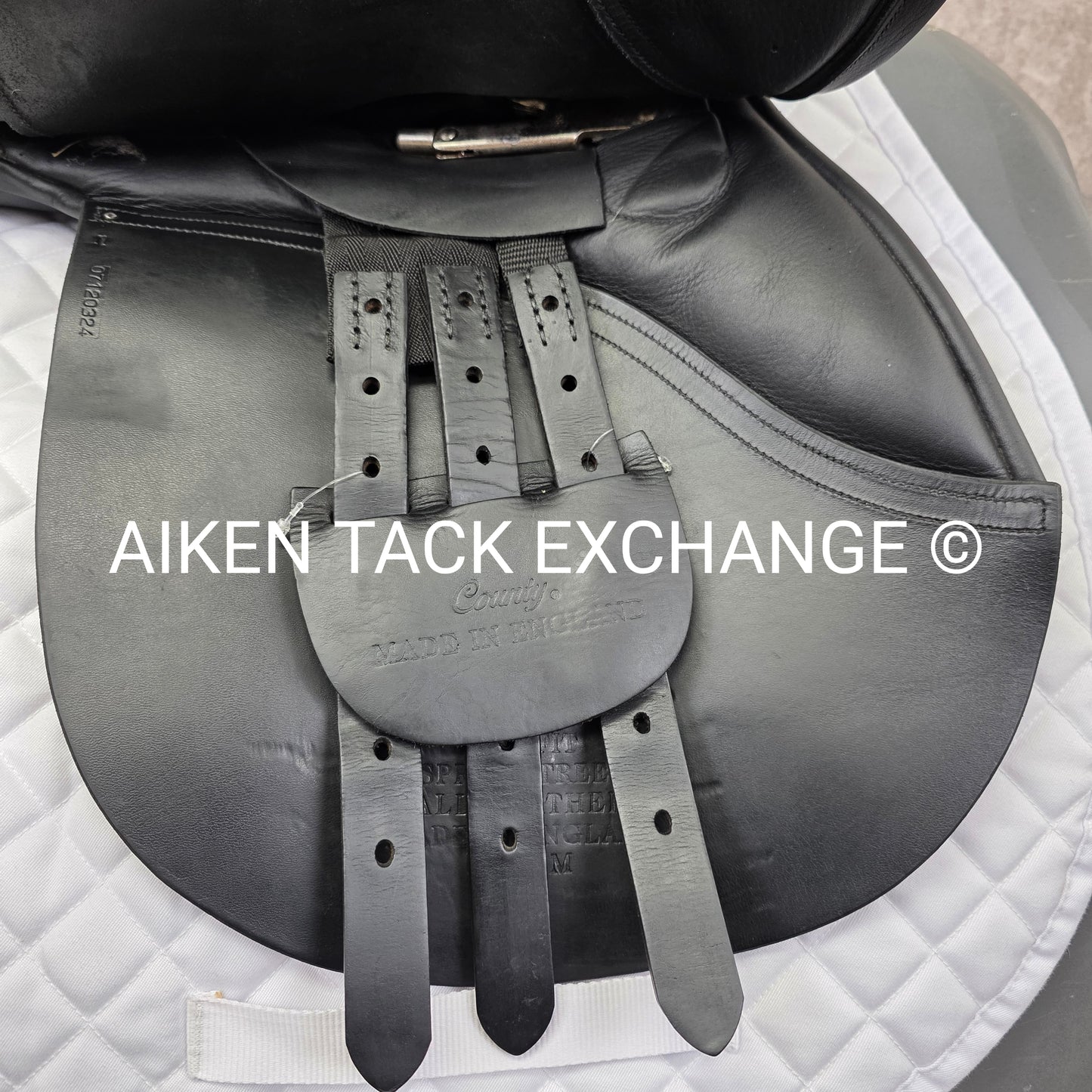 **SOLD** 2007 County Pro-Fit Close Contact Jump Saddle, 17.5" Seat, Medium Tree, Wool Flocked Panels