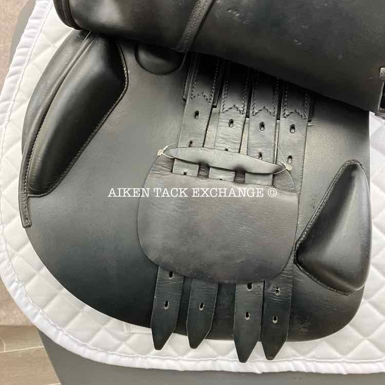 **SOLD** 2002 Amerigo DJ Close Contact Jump Saddle, 16.5" Seat, Medium Tree, Wool Flocked Panels