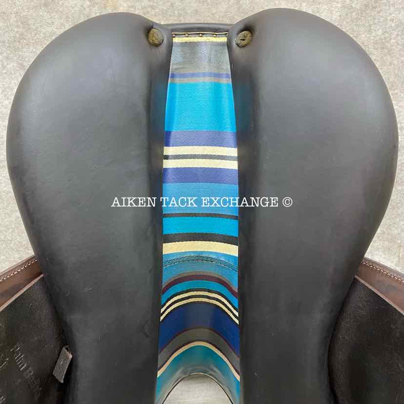 **SOLD** 2011 Voltaire Palm Beach Close Contact Jump Saddle, 17" Seat, 1 Flap, Medium Wide Tree, FIN Panels, Full Buffalo Leather