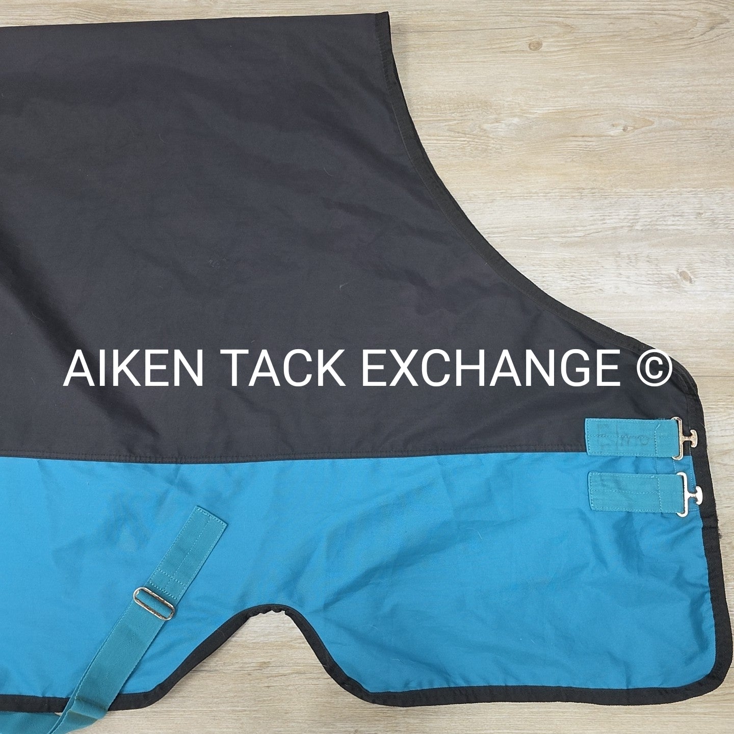 Horseware Mio 0g Turnout Sheet, 84" (lining has some rips/tears)