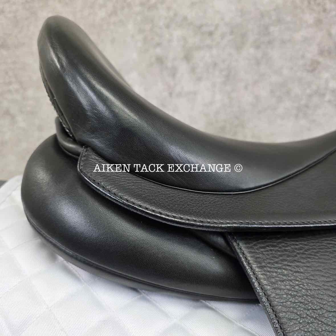 2018 Stubben Virginia Deluxe Dressage Saddle, 17.5" Seat, 29cm Tree - Medium, Wool Flocked Panels