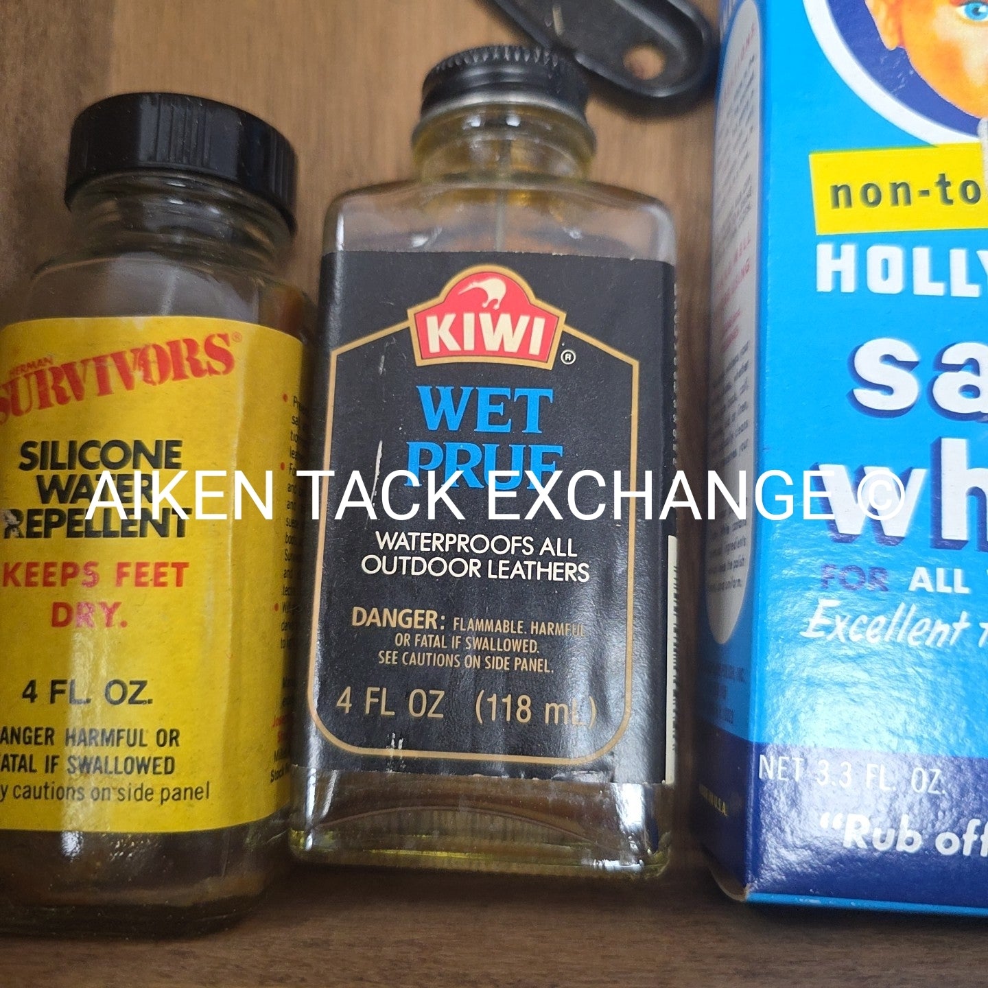 Kiwi Shoe Valet Kit w/ Accessories
