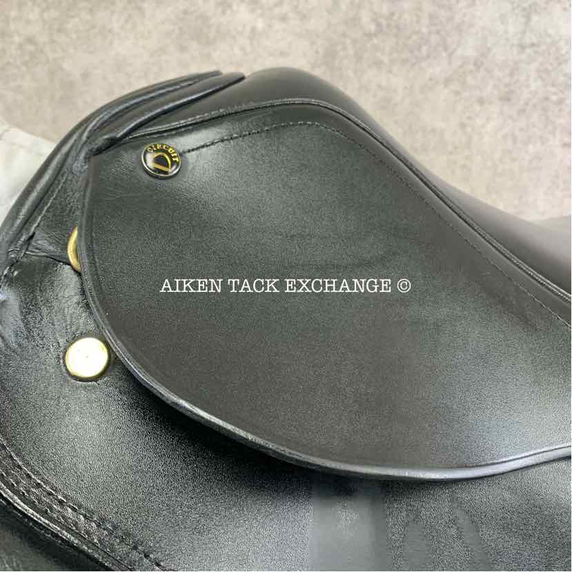 Circuit by Dover Saddlery Dressage Saddle, 17" Seat, Medium Tree, Wool Flocked Panels