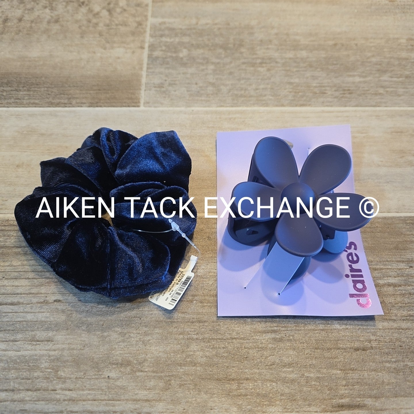 Claire's Hair Bundle - 1 Claw Clip, 1 Scrunchie