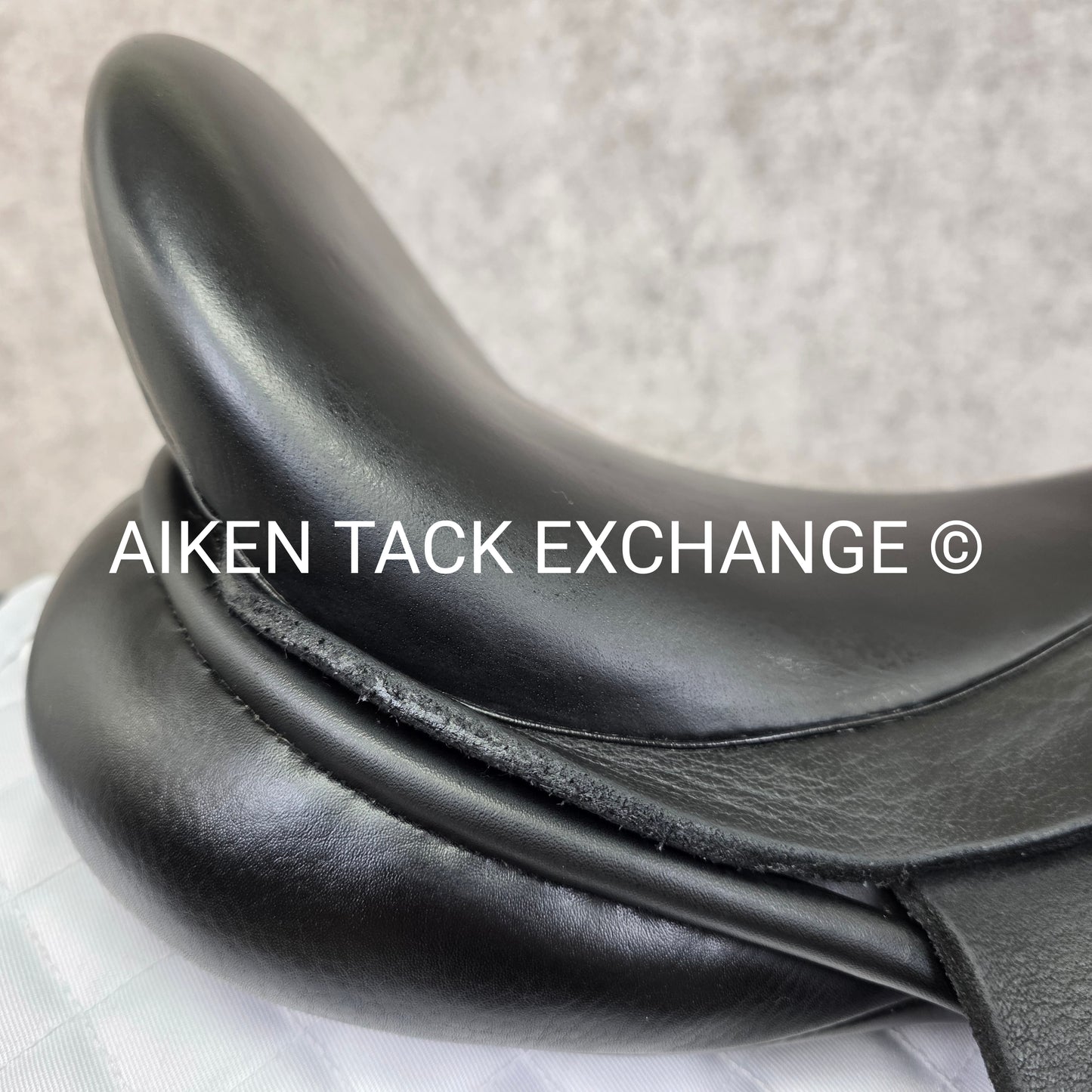 Jeremy Rudge Pace Dressage Saddle, 17.5" Seat, Medium Wide Tree, Wool Flocked Panels