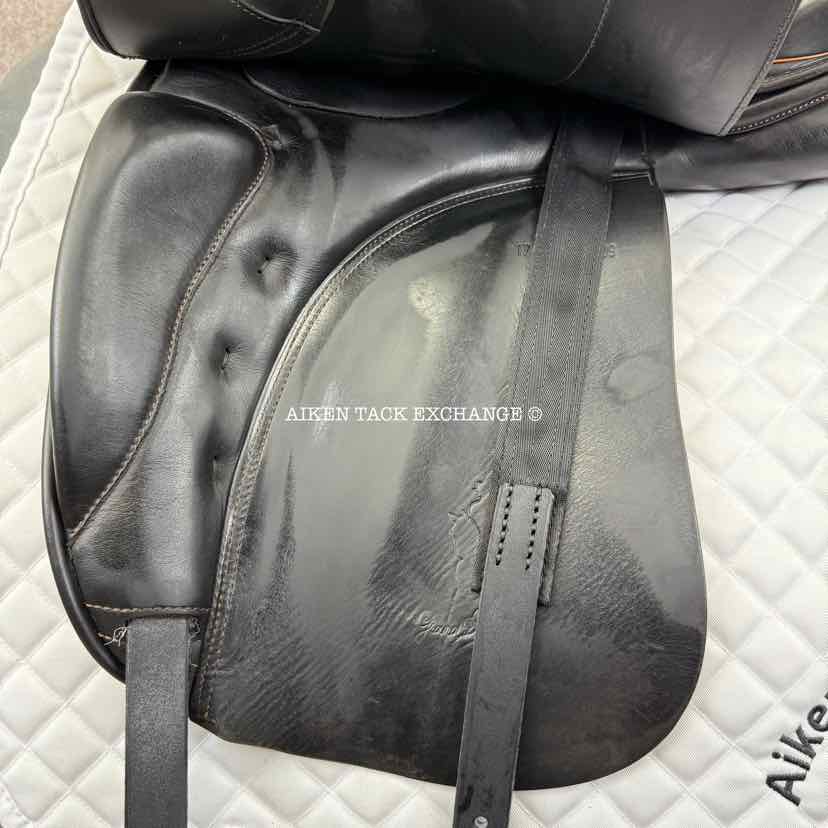 2009 Prestige Grand Dressage Saddle, 17" Seat, 33 Tree - Medium, Wool Flocked Panels