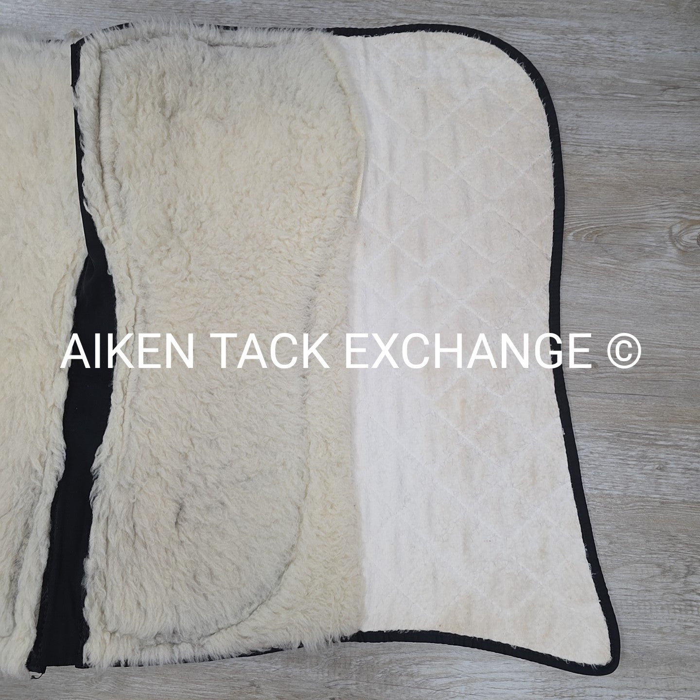Shimmable Dressage Saddle Pad with Fleece Lining