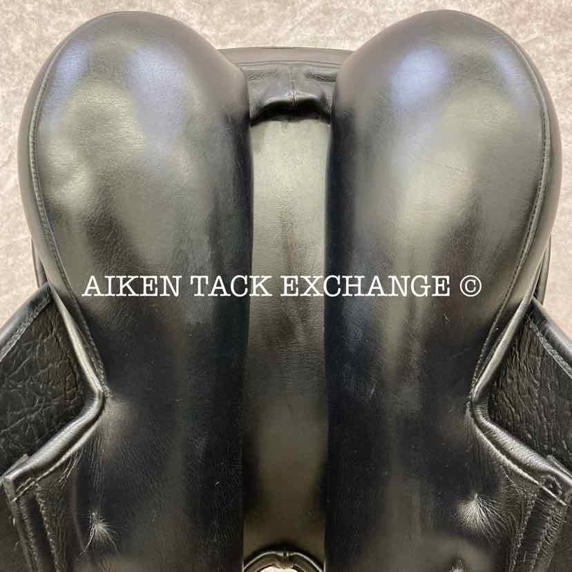 2016 County Perfection Dressage Saddle, 17" Seat, Medium Narrow Tree, Wool Flocked Skid Row Panels