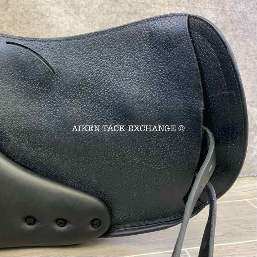 **SOLD** 2021 Equipe Glamour E-Carbon Monoflap Dressage Saddle, 17" Seat, Flex Tree - Medium Wide, Foam Panels