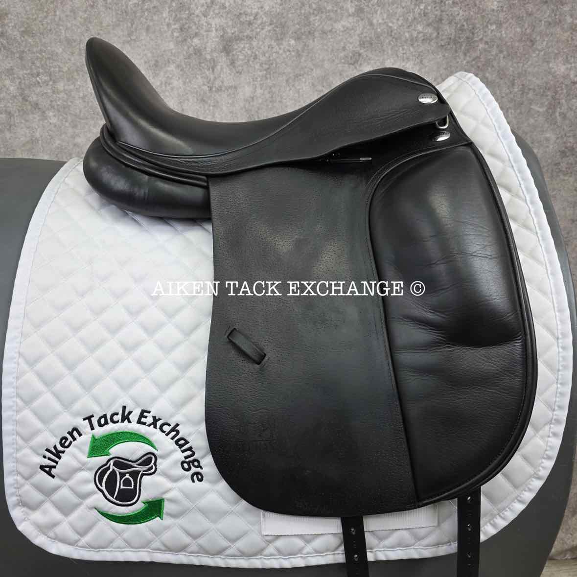 Verhan Trustin Free Shoulder Dressage Saddle, 17.5" Seat, Medium Wide Tree, Wool Flocked Panels