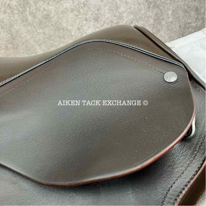 **SOLD** 2019 Loxley by Bliss Jump Saddle, 17.5" Seat, Adjustable Tree - Changeable Gullet, Wool Flocked Panels
