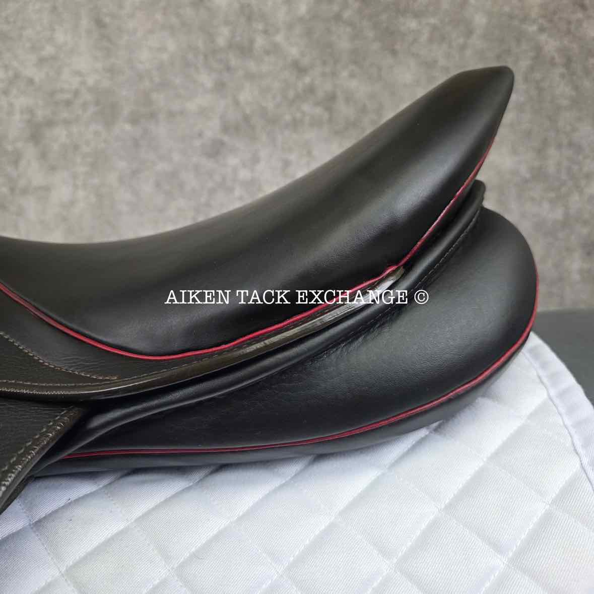 2021 Stubben Phoenix Elite Close Contact Jump Saddle, 18" Seat, 30cm Tree - MW, Wool Flocked Panels