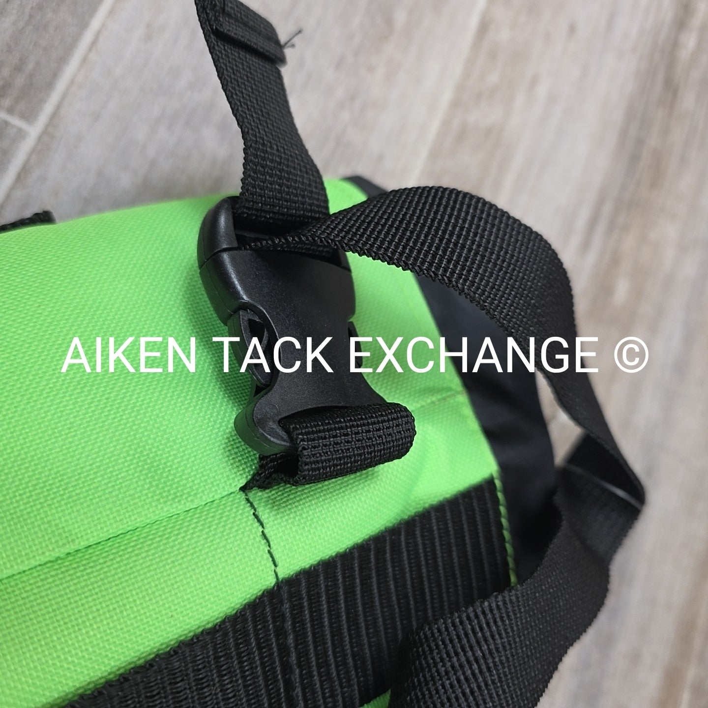 Showman Nylon Insulated Bottle Carrier with Pocket
