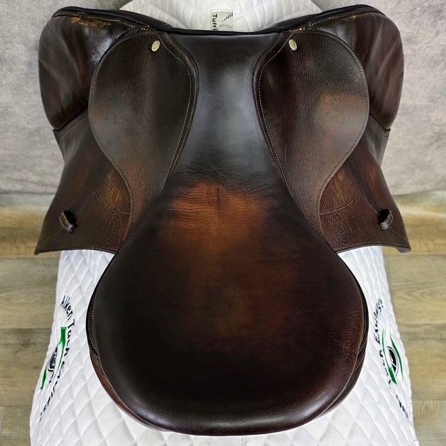 1999 Devoucoux Biarritz Close Contact Jump Saddle, 17" Seat, 3A Flap, Medium Tree, Foam Panels, Full Buffalo Leather