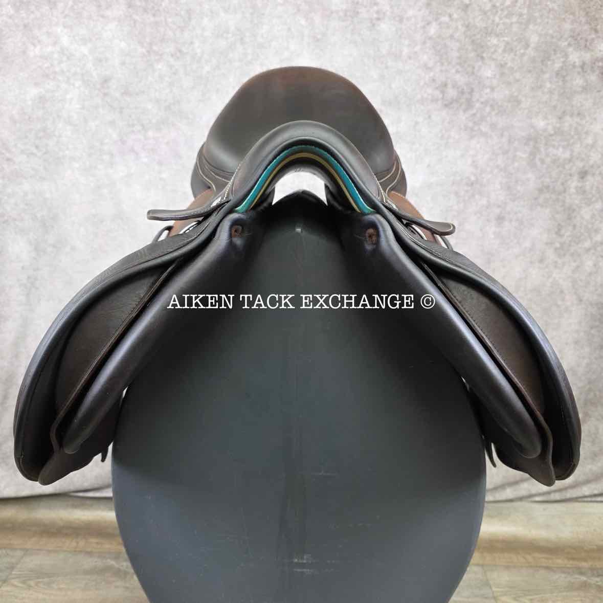 2016 Voltaire Palm Beach Close Contact Jump Saddle, 17" Seat, 2A Flap, Medium Wide Tree, PRO Panels