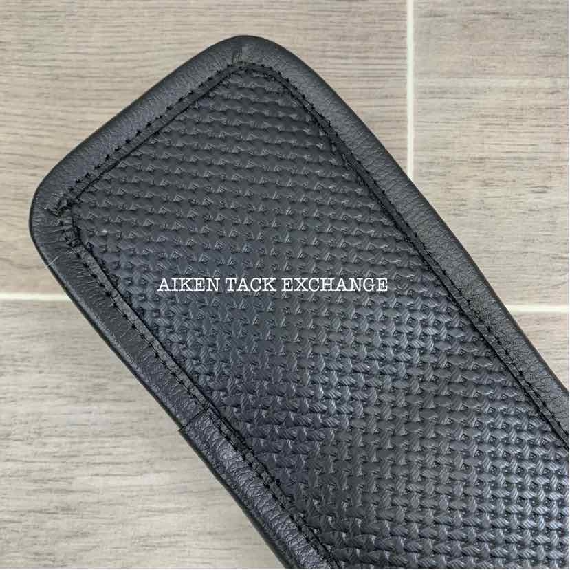 Total Saddle Fit Shoulder Relief Girth 32"