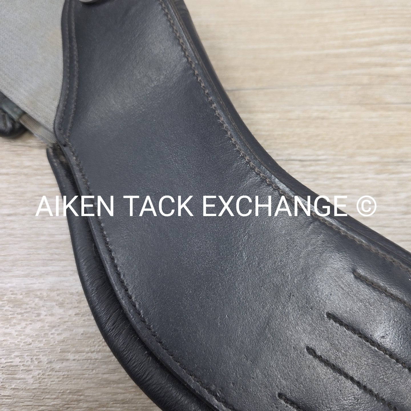 Total Saddle Fit StretchTec Shoulder Relief Girth with Leather Liner, Black, 28"