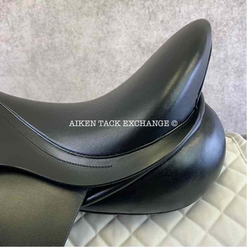 Barnsby Dressage Saddle, 18" Seat, Wide Tree, Wool Flocked Panels