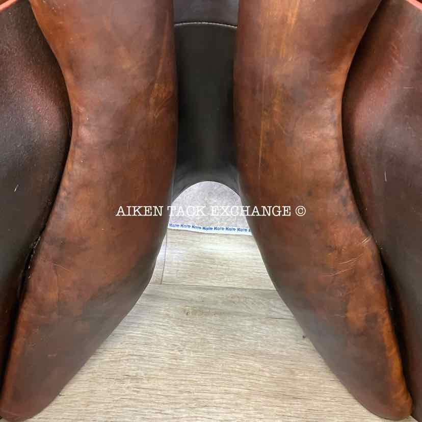 2013 Devoucoux Haurra 2 Close Contact Jump Saddle, 16.5" Seat, 0A Flap, Medium Tree, Wool Flocked Panels