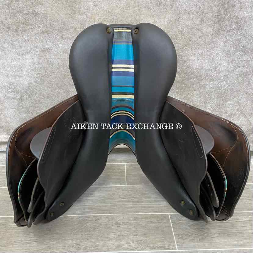 **SOLD** 2011 Voltaire Palm Beach Close Contact Jump Saddle, 17" Seat, 1 Flap, Medium Wide Tree, FIN Panels, Full Buffalo Leather