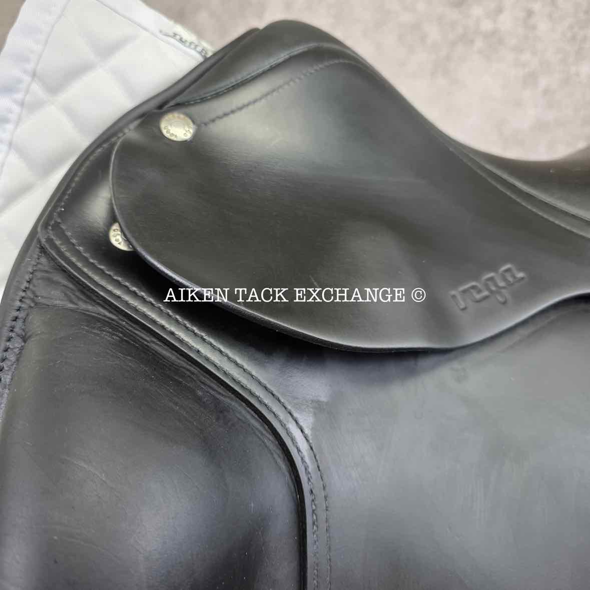 2007 Amerigo Vega Dressage Saddle, 17" Seat, Medium Tree, Wool Flocked Panels