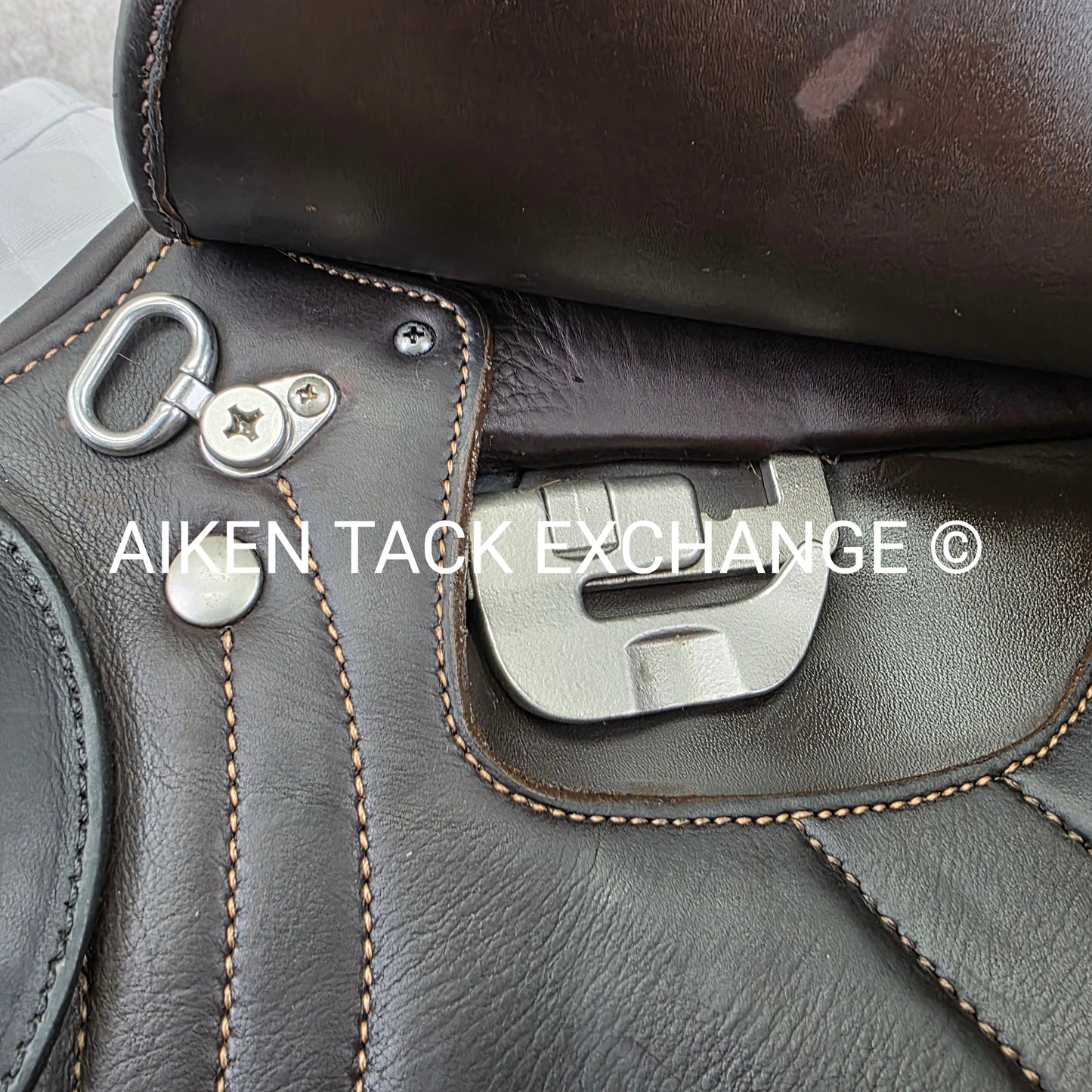 2021 Bates Advanta Monoflap Eventing Jump Saddle, 17" Seat, Adjustable Tree - Changeable Gullet, CAIR Panels