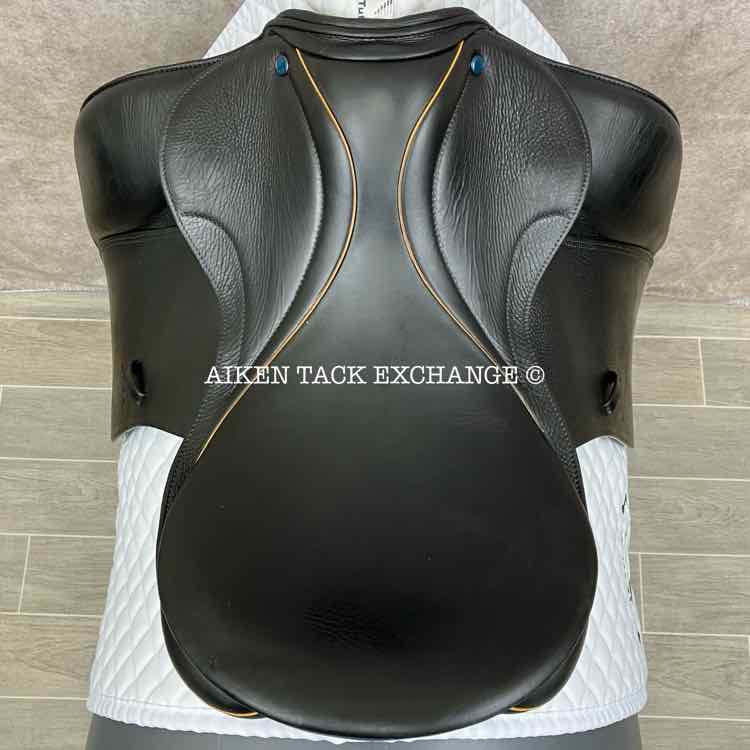 **SOLD** 2008 Stubben Genesis Dressage Saddle, 18" Seat, 28 cm Tree - Medium/Medium Narrow, Wool Flocked Panels