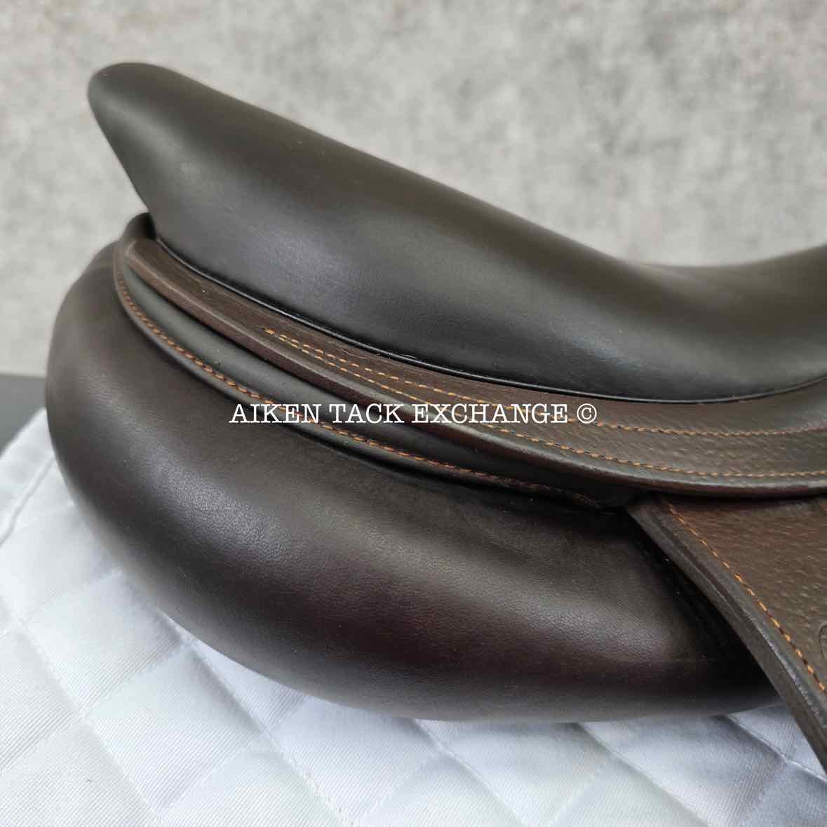 2016 CWD SE04 Monoflap Jump Saddle, 17.5" Seat, 2AA Flap, Medium Tree, Foam Panels