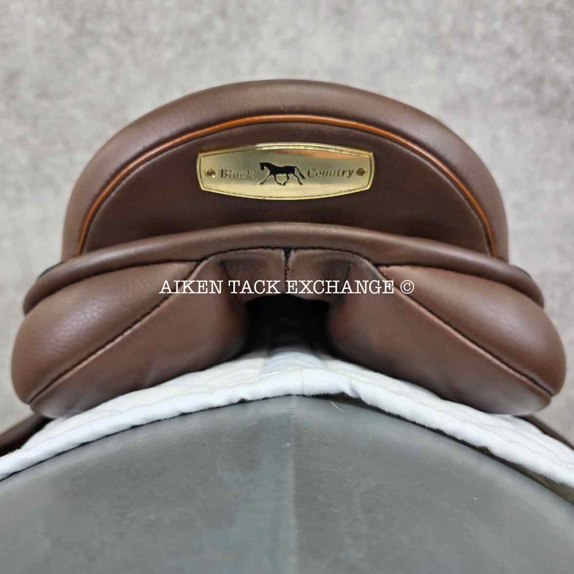 2015 Black Country Wexford Jump Saddle, 16.5" Seat, Medium Tree, Wool Flocked Panels