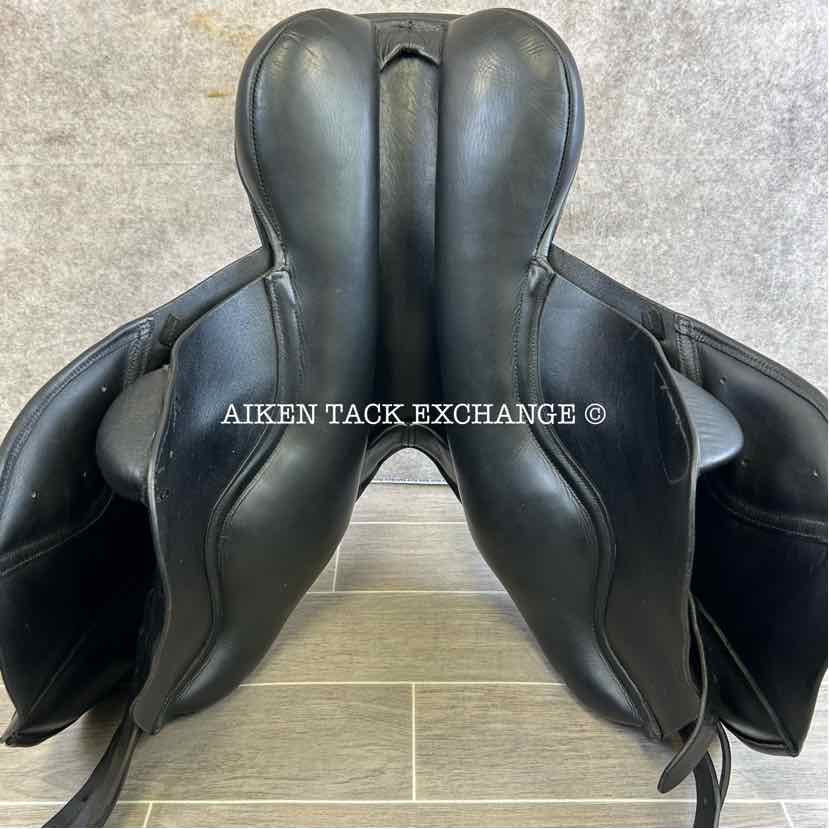 **SOLD** 2002 Albion Legend K2 Jump Saddle, 17.5" Seat, Medium Tree, Wool Flocked Panels