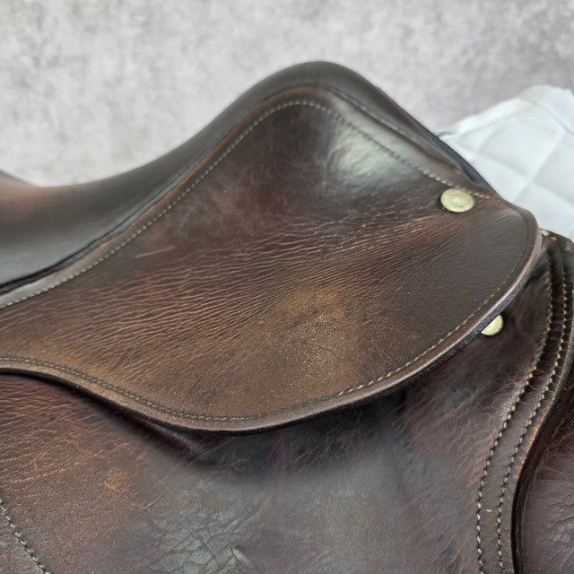 1999 Devoucoux Biarritz Close Contact Jump Saddle, 17" Seat, 3A Flap, Medium Tree, Foam Panels, Full Buffalo Leather