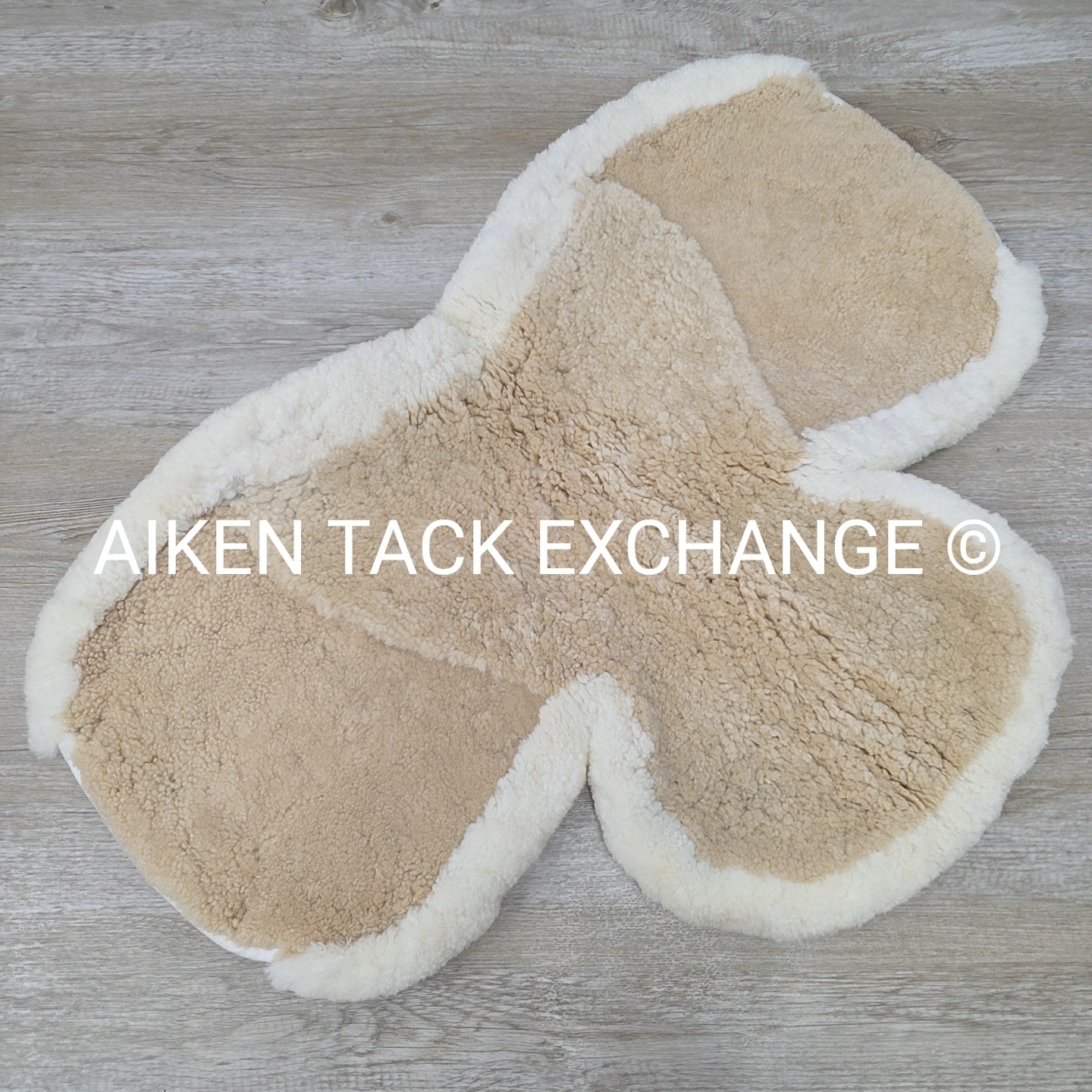 Fleeceworks Sheepskin Show Hunter Pad with Partial Trim, Size X-Large