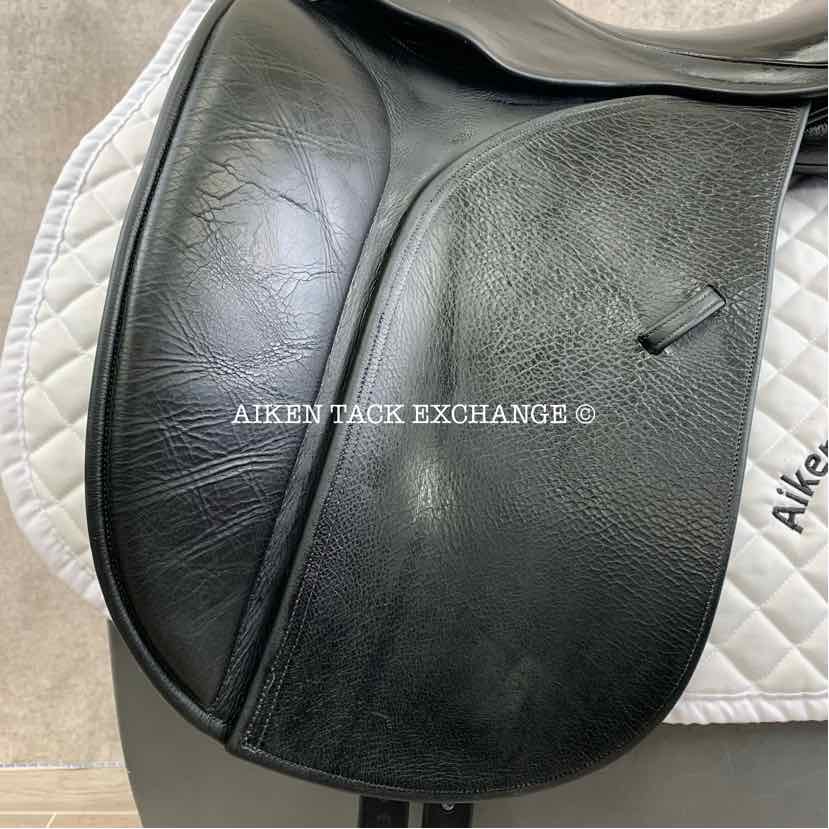 2006 County Perfection Dressage Saddle, 17.5" Seat, Medium Tree, Wool Flocked Panels