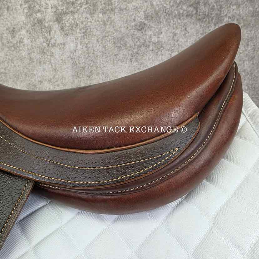 Forestier Close Contact Jump Saddle, 16.5" Seat, Medium/Medium Wide Tree, Foam Panels