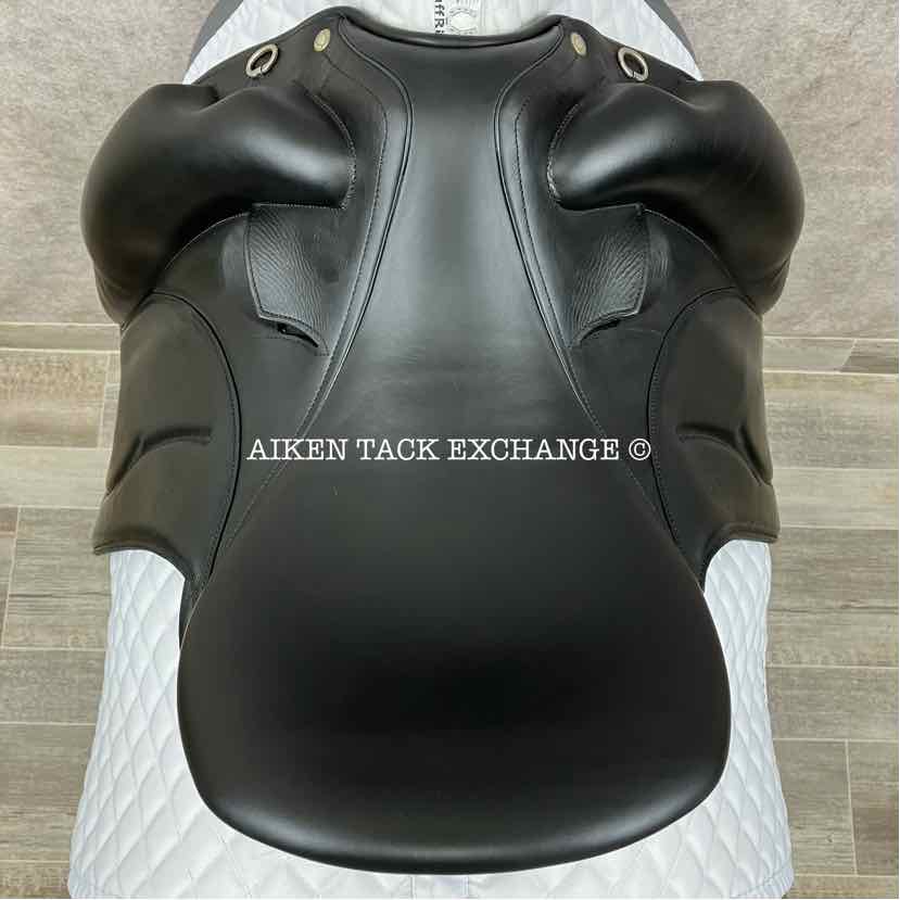 2016 Devoucoux Mendia Monoflap Dressage Saddle, 17" Seat, 2 Flap, Medium Wide Tree, Foam Panels, Full Buffalo Leather