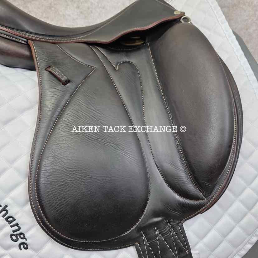 2005 Devoucoux Makila Monoflap Dressage Saddle, 17.5" Seat, 2A Flap, Medium Wide Tree, Foam Panels, Full Buffalo Leather