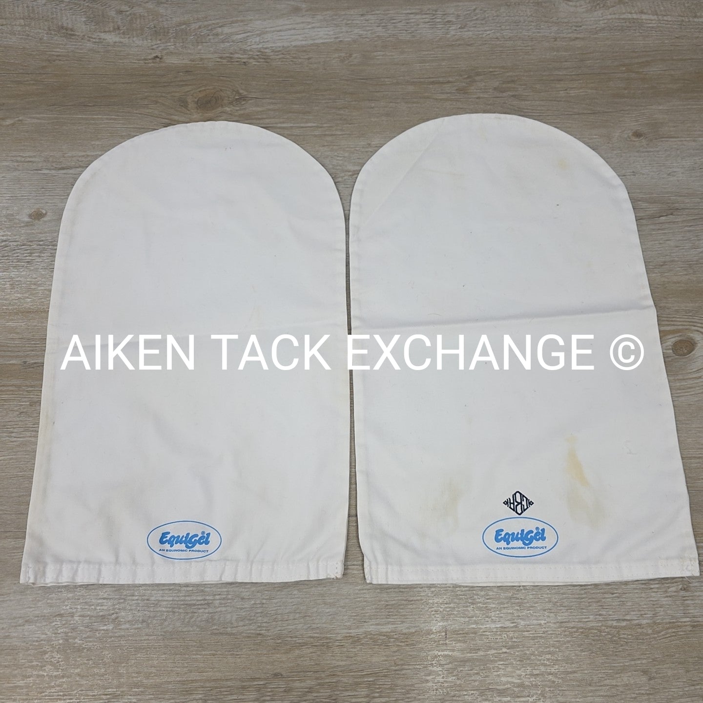 BARGAIN BUNDLE: EquiGel Half Pad with 6 Extra Covers & 1 Toklat Fleece Cover