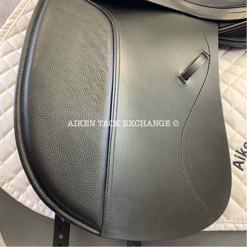 Barnsby Dressage Saddle, 17" Seat, Medium Tree, Wool Flocked Panels