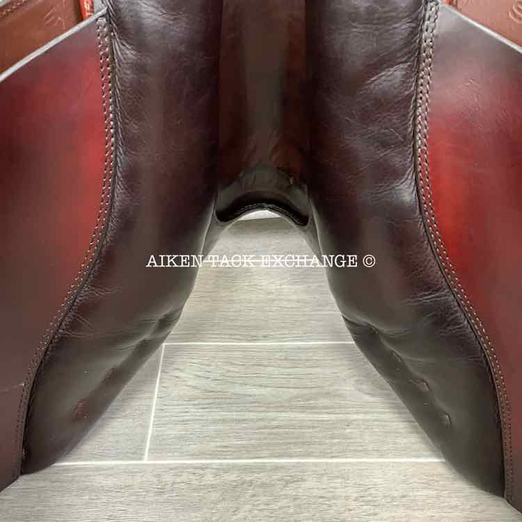 **SOLD** Stubben Edelweiss NT Deluxe Close Contact Jump Saddle, 17" Seat, 29 cm Tree - M/MW, Wool Flocked Panels