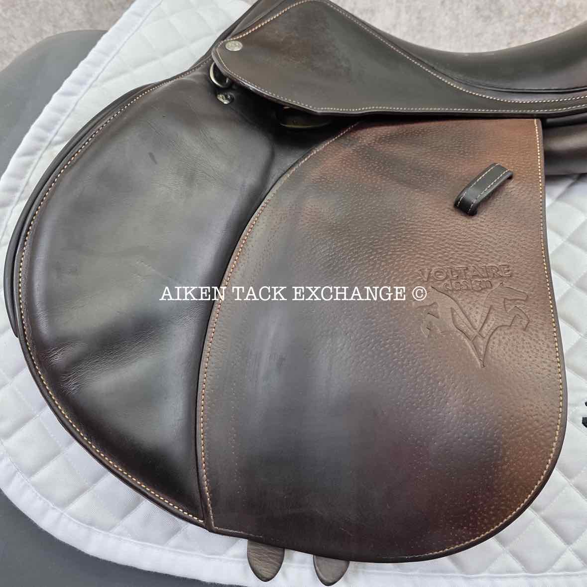 2016 Voltaire Palm Beach Close Contact Jump Saddle, 17" Seat, 2A Flap, Medium Wide Tree, PRO Panels