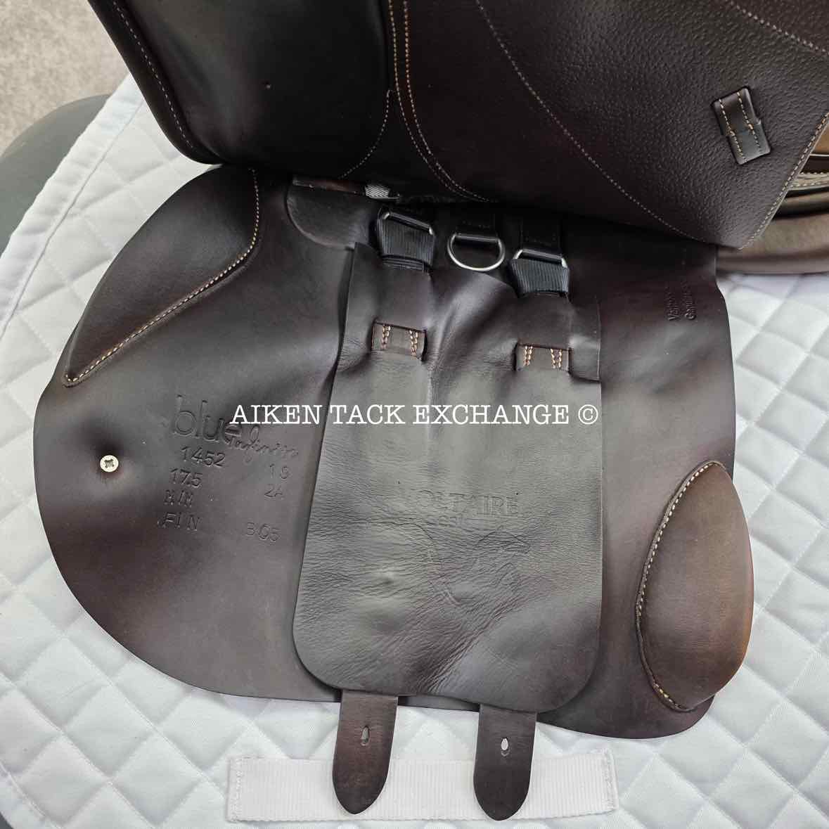 2019 Voltaire Blue Infinite Close Contact Jump Saddle, 17.5" Seat, 2A Flap, Medium Wide Tree, PRO Panels, Full Buffalo Leather