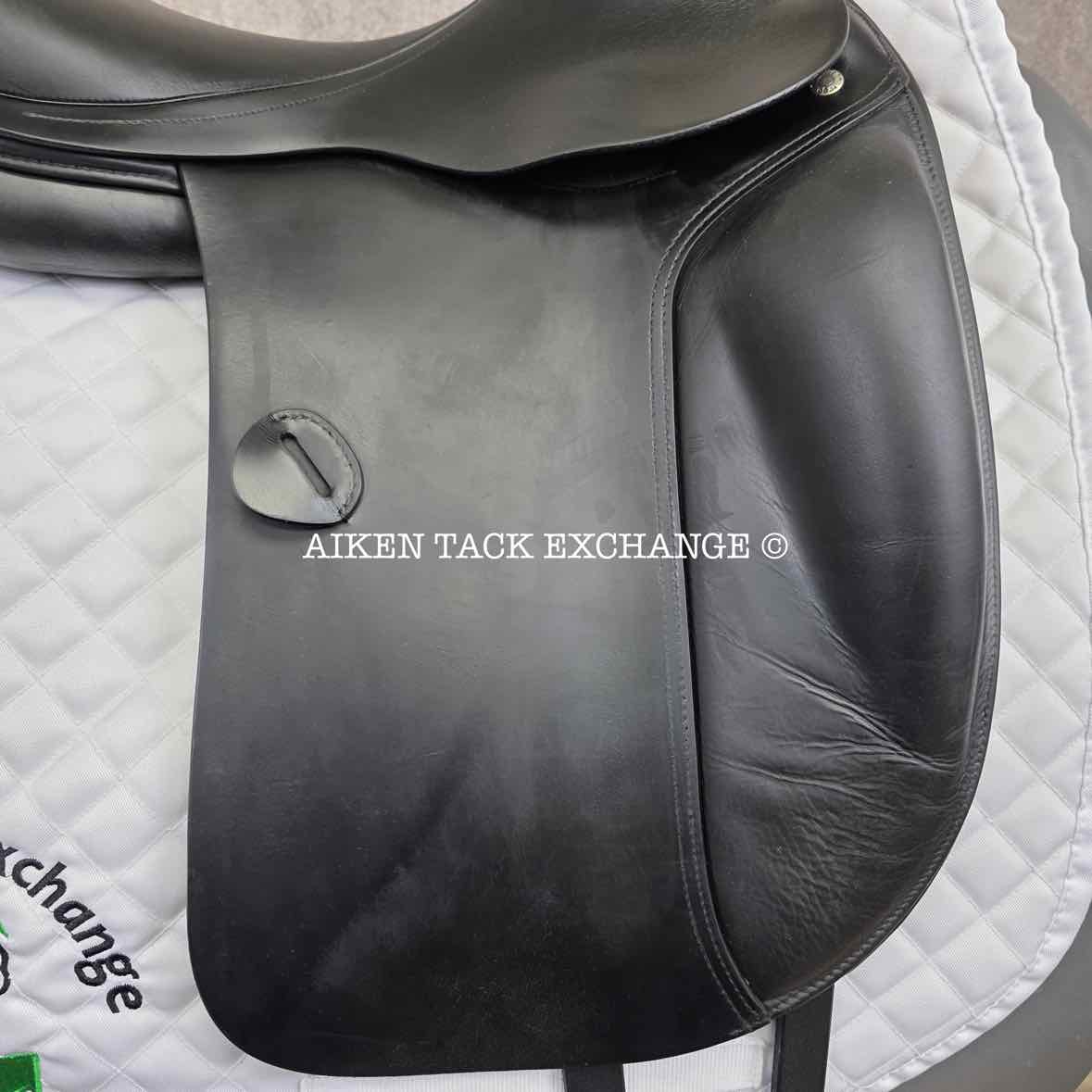 2007 Amerigo Vega Dressage Saddle, 17" Seat, Medium Tree, Wool Flocked Panels