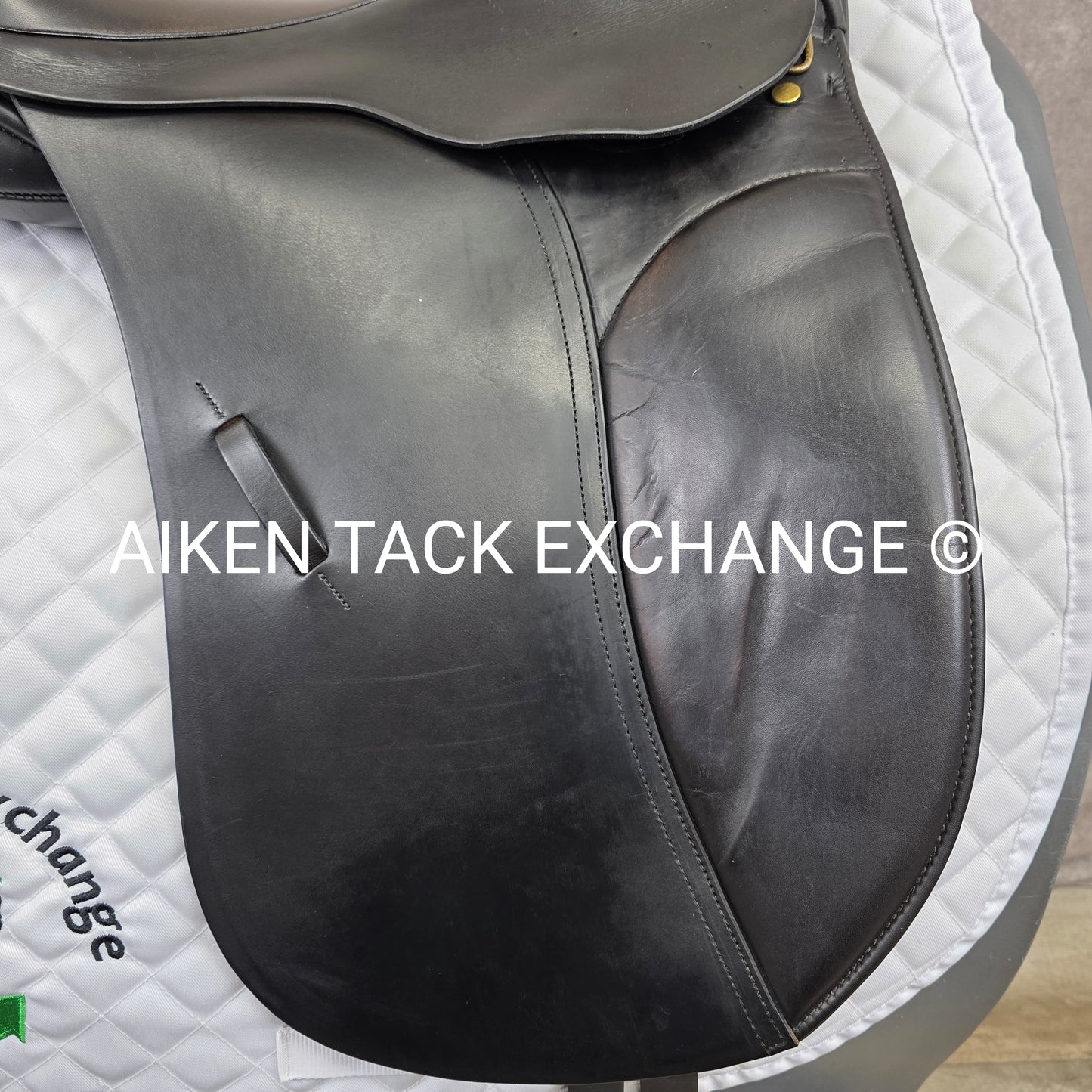 Albion Original Comfort Dressage Saddle, 17.5" Seat, Medium Wide Tree, Wool Flocked Panels