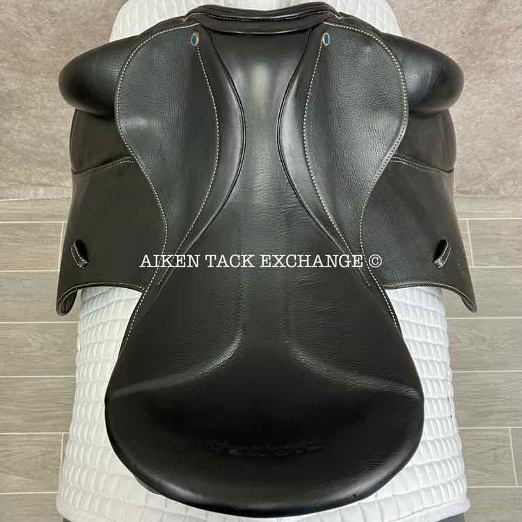 **On Trial** 2015 Stubben Genesis Deluxe CL NT Dressage Saddle, 17.5" Seat with Biomex, 28cm Tree - Medium Narrow, Wool Flocked Panels
